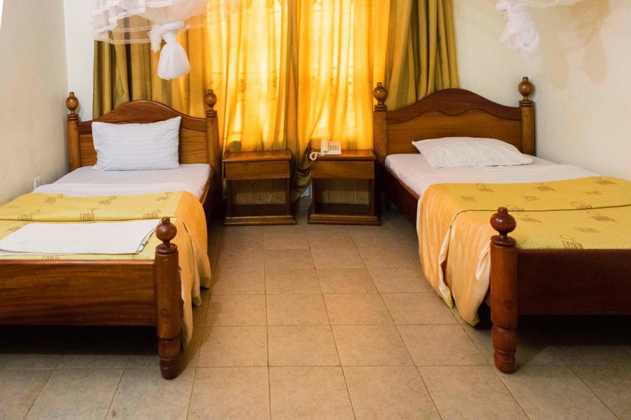 Palm World Hotels Mbarara Extérieur photo