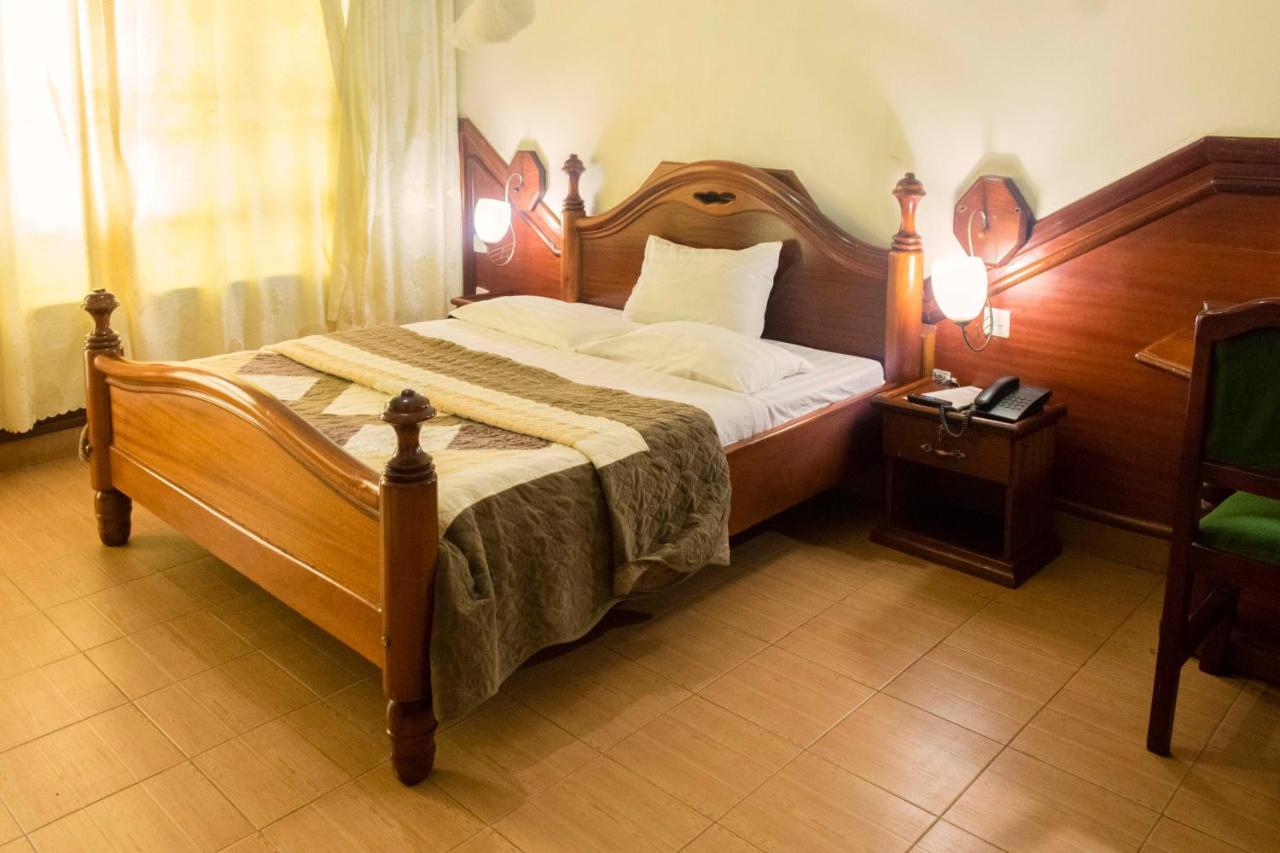 Palm World Hotels Mbarara Extérieur photo